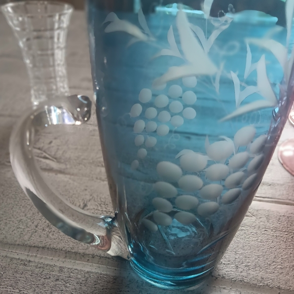 Sickles OH Signed Etched Grape Cluster & Leaf Motif w Semi Attached Clear Handle - Picture 5 of 8